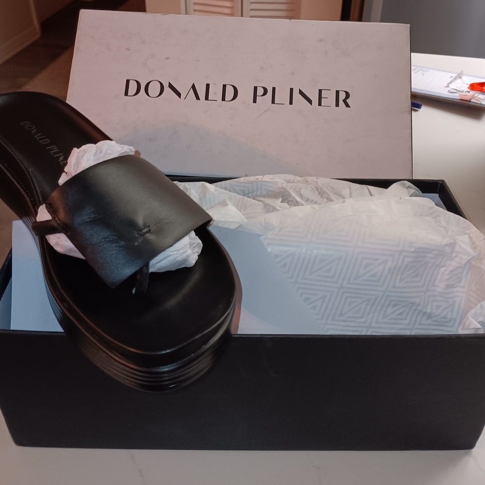Donald Pliner Black Slide Sandals